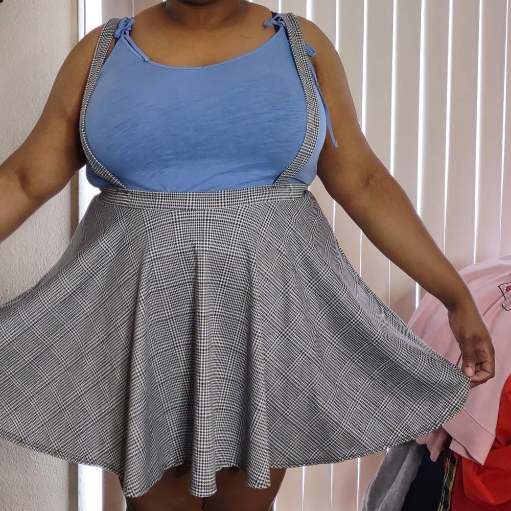 Boohoo black and white plaid suspender skirt